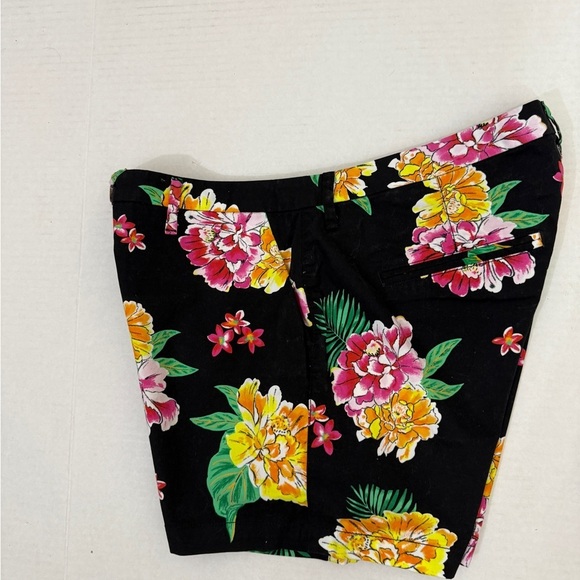 Old Navy size 14. Black Floral Women's Shorts - Picture 4 of 7